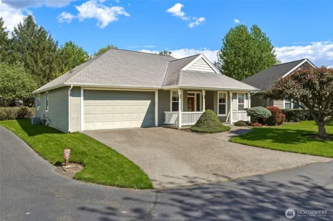 807 SE Covey Court
