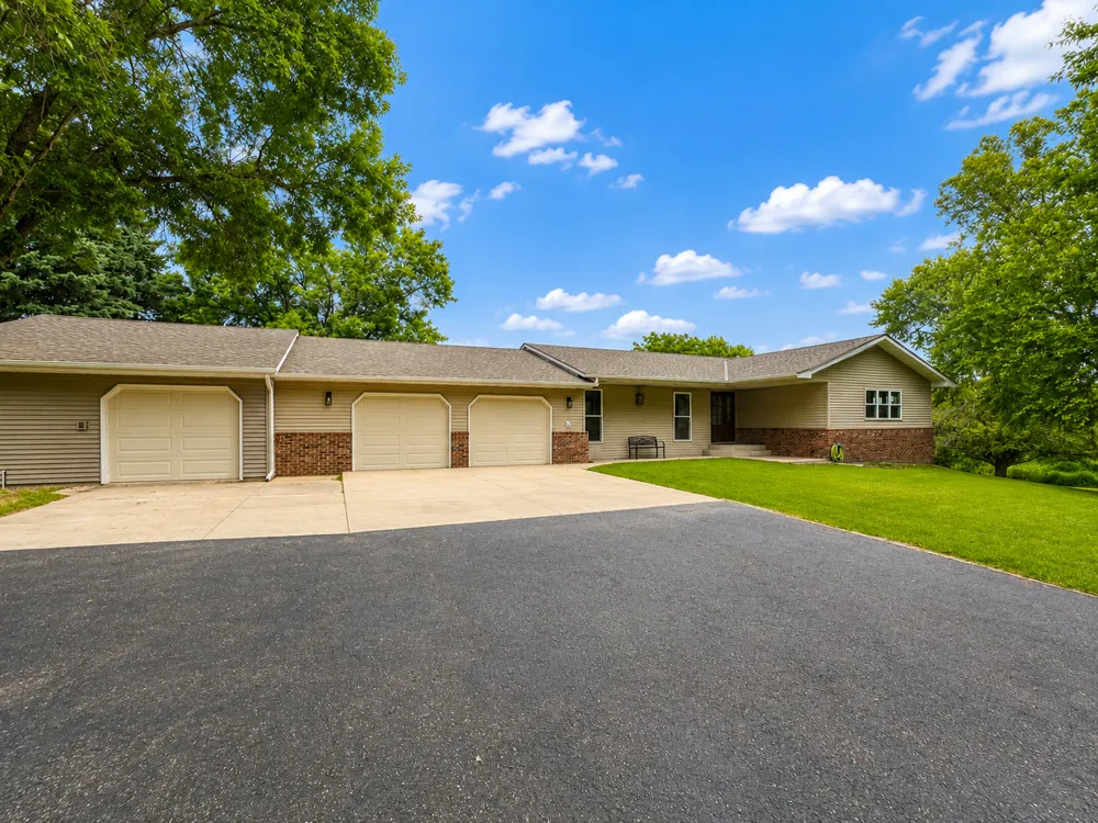 2398 122nd Avenue NE Spicer, MN 56288