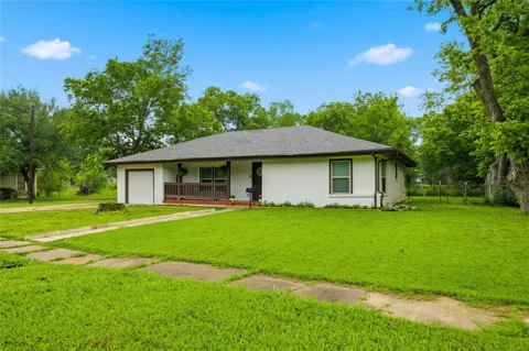 448 W Waco Avenue