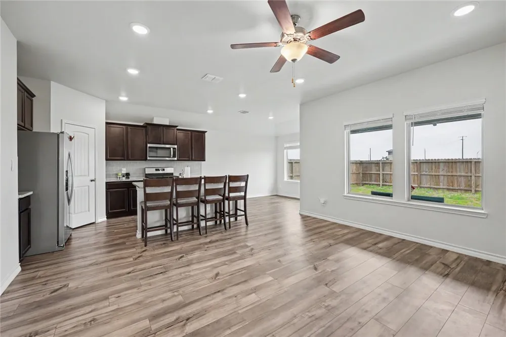 138 Donegal Street Sinton, TX 78387