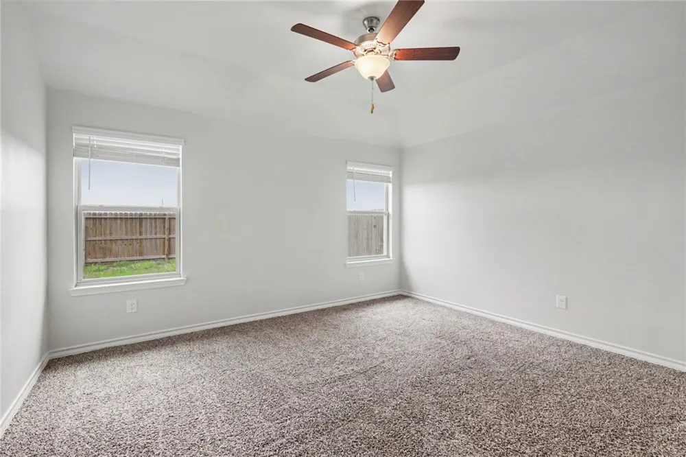 138 Donegal Street Sinton, TX 78387