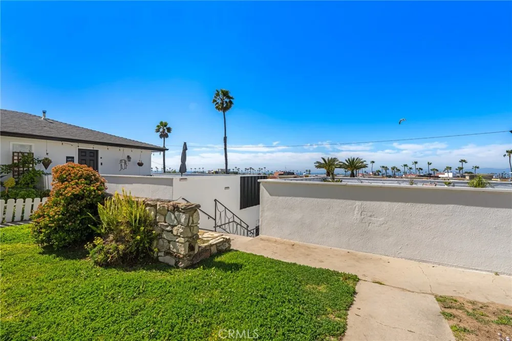 124 Palos Verdes Boulevard Redondo Beach, CA 90277