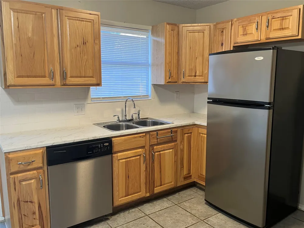 4 Hollywood Drive Lampasas, TX 76550