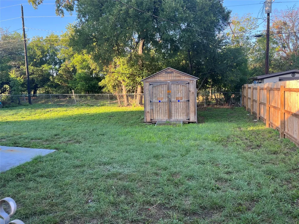 4 Hollywood Drive Lampasas, TX 76550