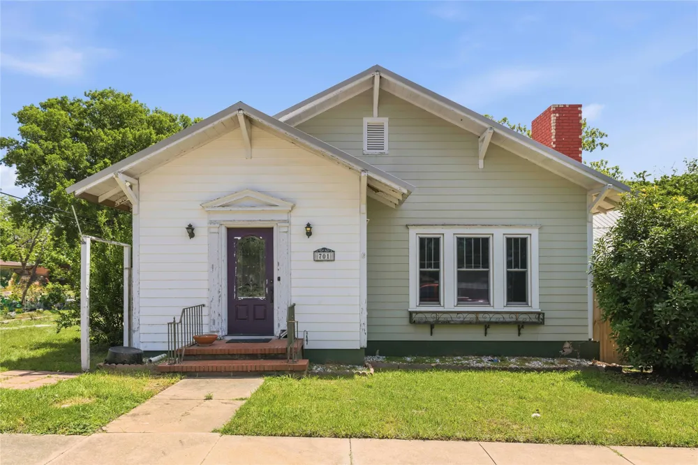 701 4th Street Goldthwaite, TX 76844