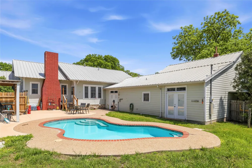 701 4th Street Goldthwaite, TX 76844