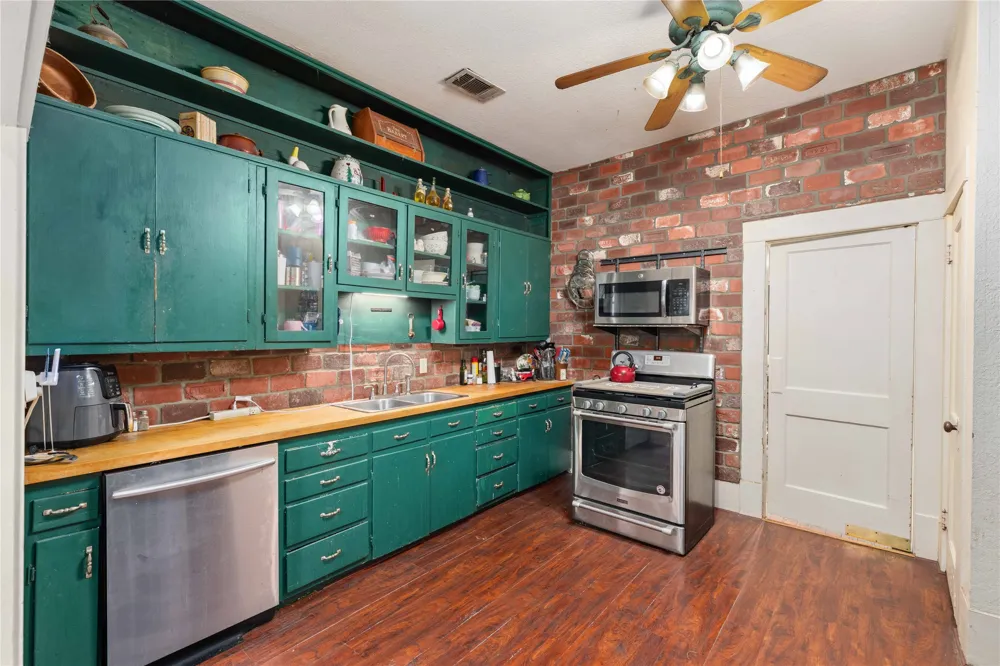 701 4th Street Goldthwaite, TX 76844