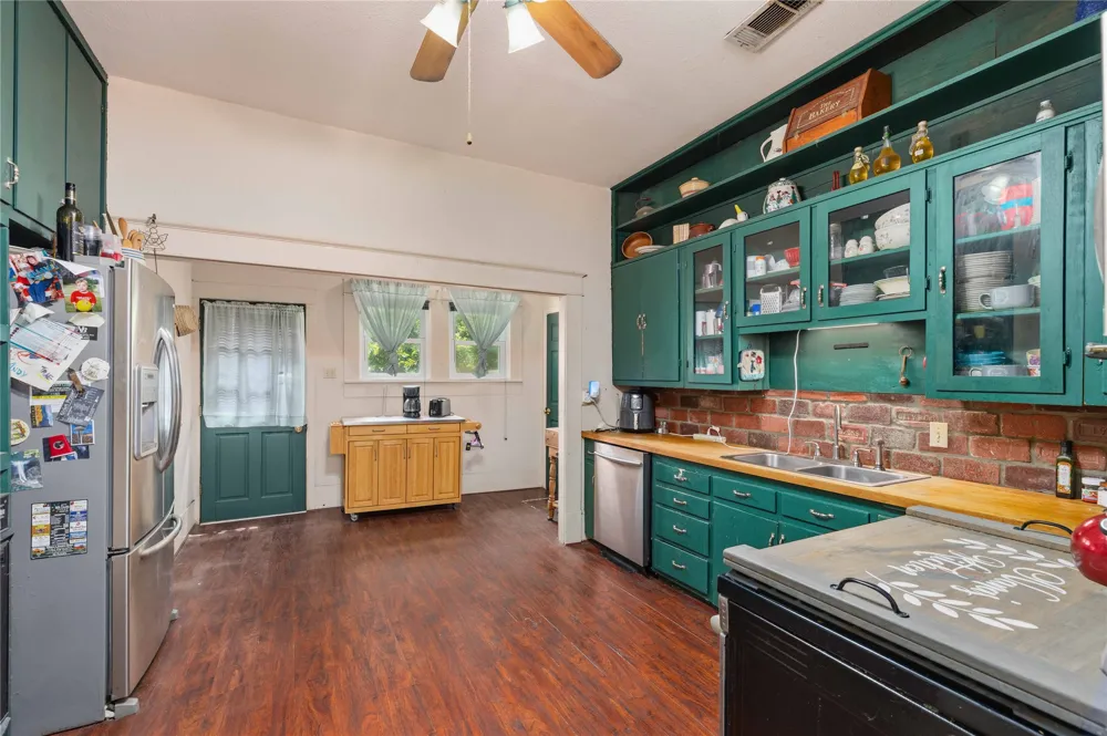 701 4th Street Goldthwaite, TX 76844