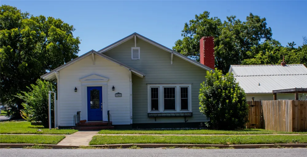 701 4th Street Goldthwaite, TX 76844