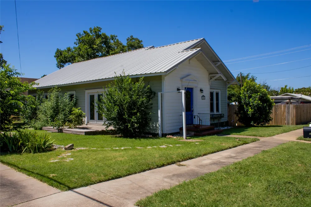 701 4th Street Goldthwaite, TX 76844