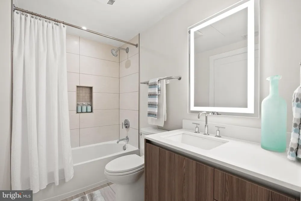1745 Street NW #404 Washington, DC 20036
