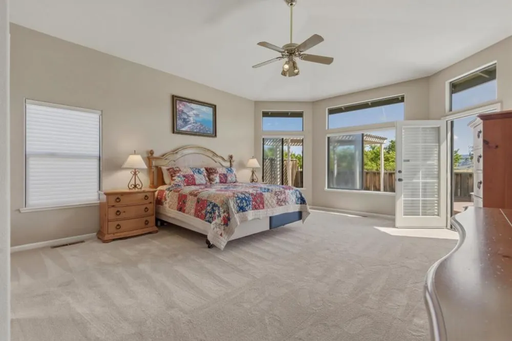 1290 Sonnys Way Hollister, CA 95023