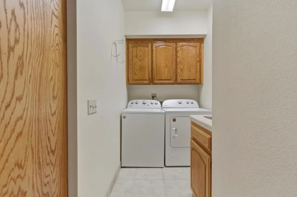 1290 Sonnys Way Hollister, CA 95023