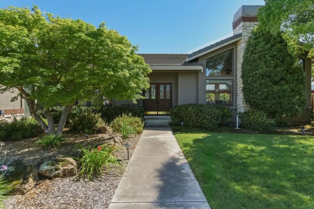 1290 Sonnys Way Hollister, CA 95023