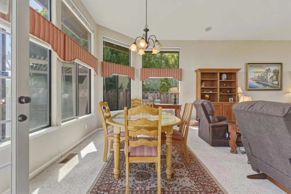 1290 Sonnys Way Hollister, CA 95023