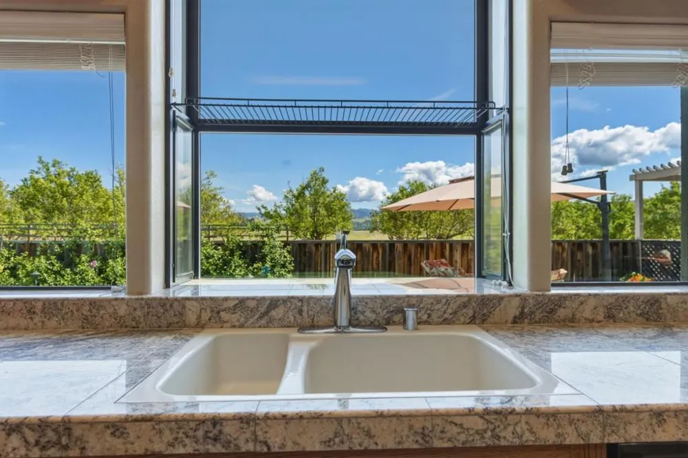 1290 Sonnys Way Hollister, CA 95023