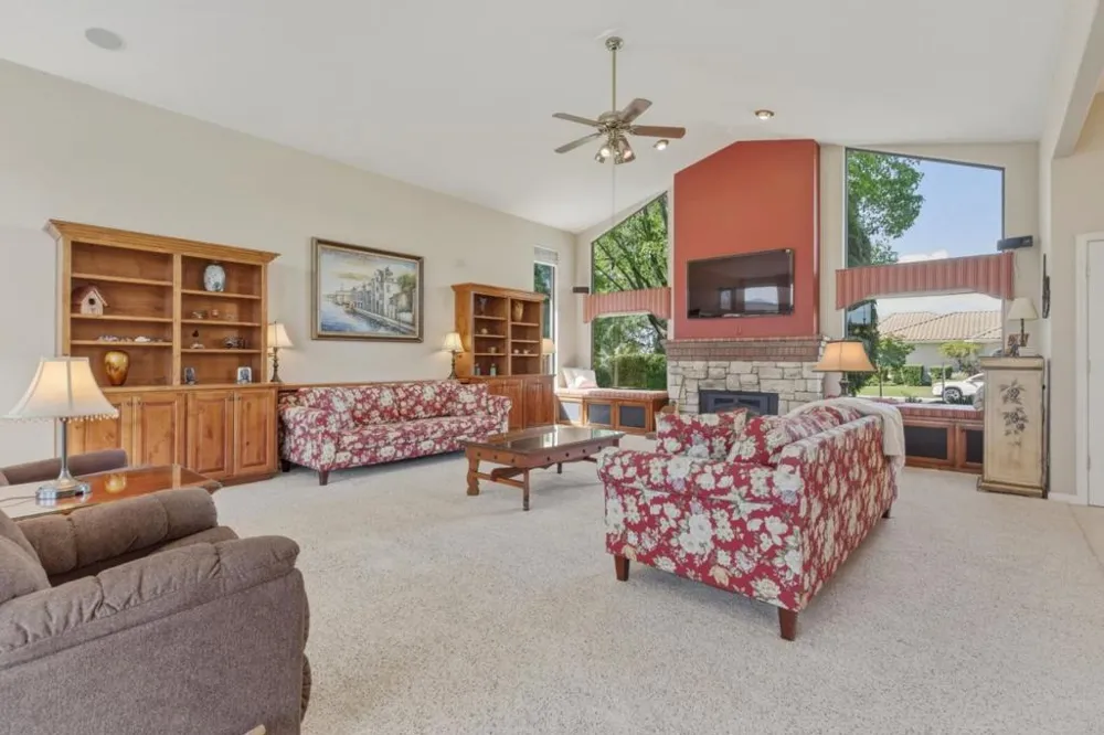 1290 Sonnys Way Hollister, CA 95023