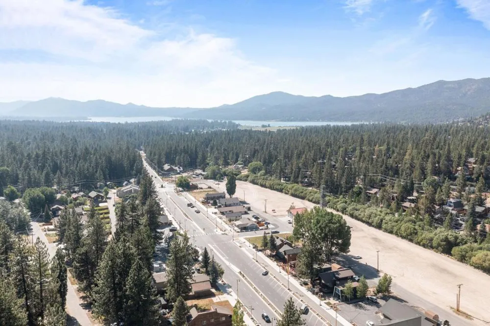 42638 Moonridge Road Big Bear, CA 92315