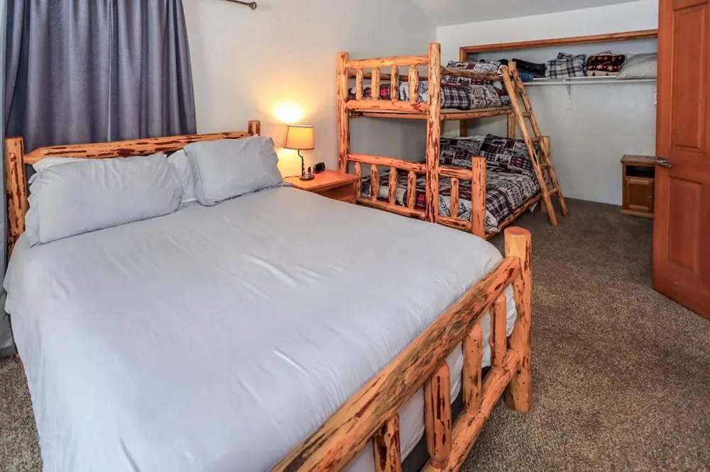 42638 Moonridge Road Big Bear, CA 92315