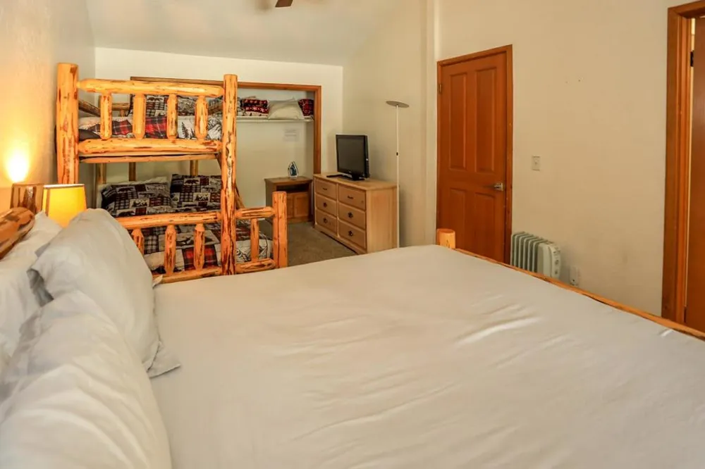 42638 Moonridge Road Big Bear, CA 92315