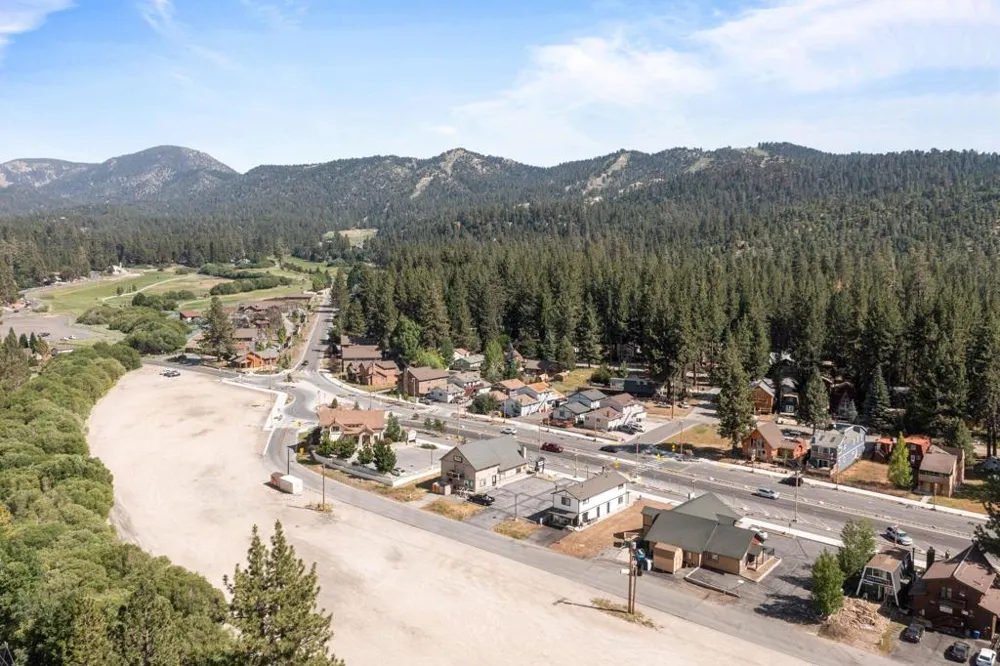 42638 Moonridge Road Big Bear, CA 92315