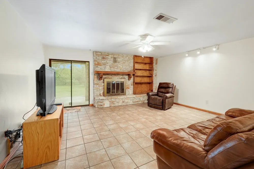 986 Shiloh Road Bastrop, TX 78602