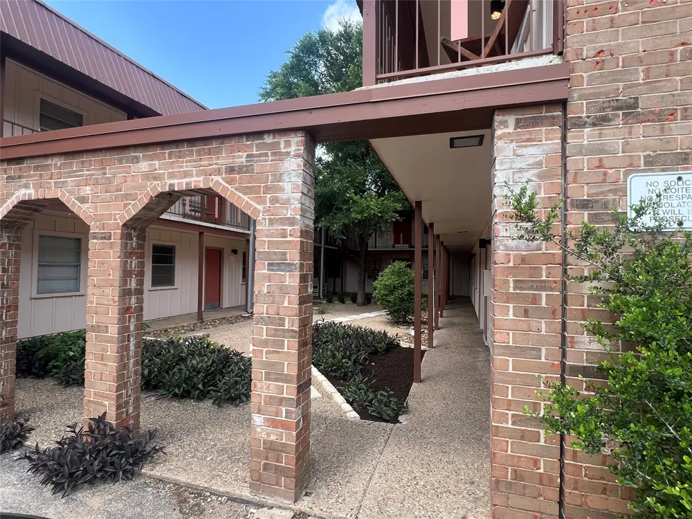 1410 W North Loop Boulevard #102 Austin, TX 78756