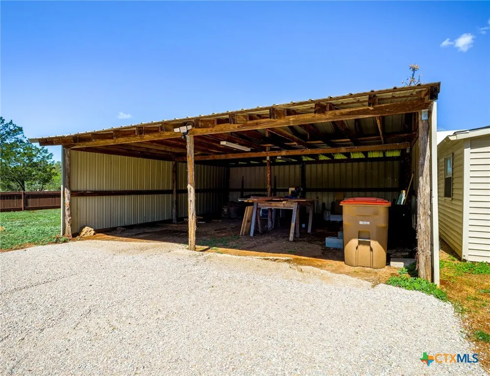103 N Avenue Q Johnson City, TX 78636