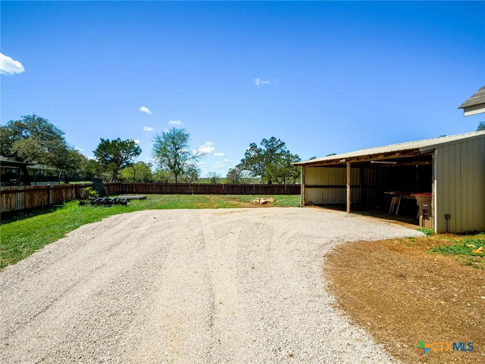 103 N Avenue Q Johnson City, TX 78636