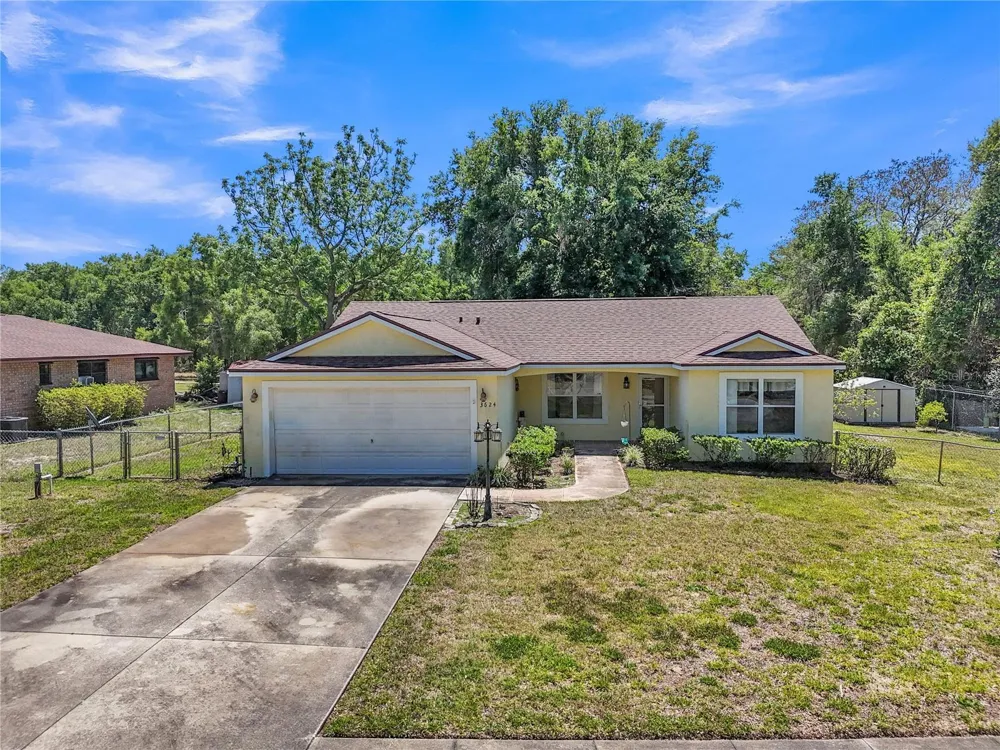 3624 TROUT AVENUE Fruitland Park, FL 34731