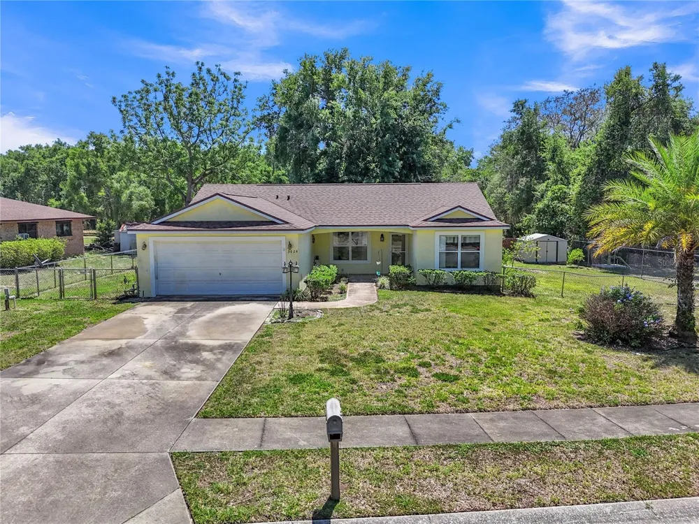 3624 TROUT AVENUE Fruitland Park, FL 34731