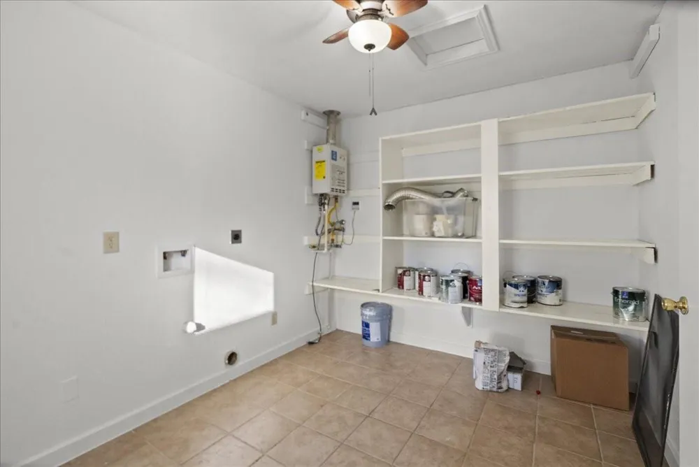 105 Alice Street Anahuac, TX 77514
