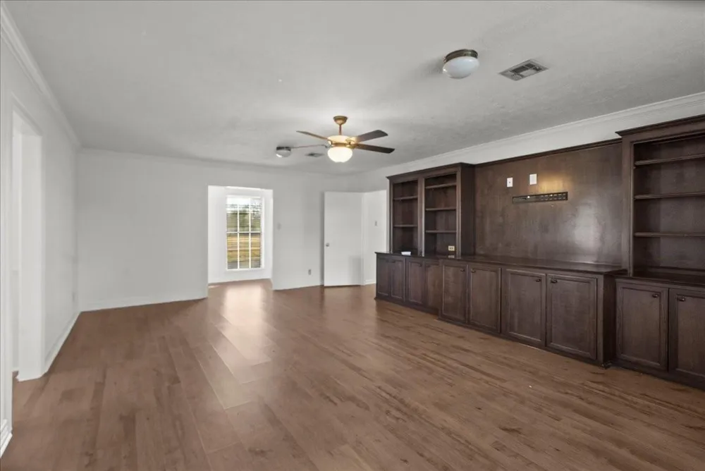 105 Alice Street Anahuac, TX 77514