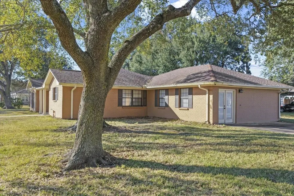 105 Alice Street Anahuac, TX 77514