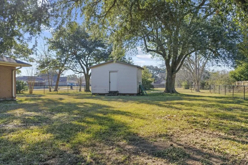 105 Alice Street Anahuac, TX 77514