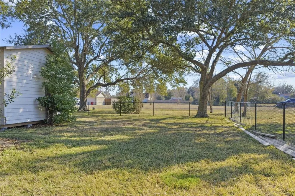 105 Alice Street Anahuac, TX 77514