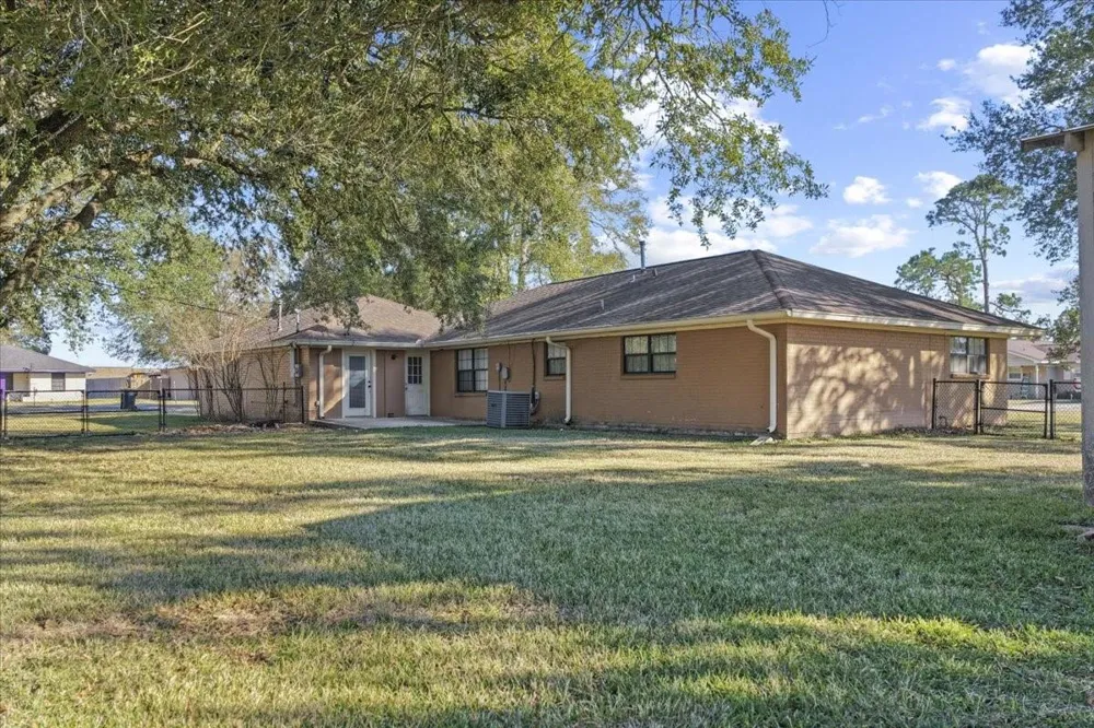 105 Alice Street Anahuac, TX 77514