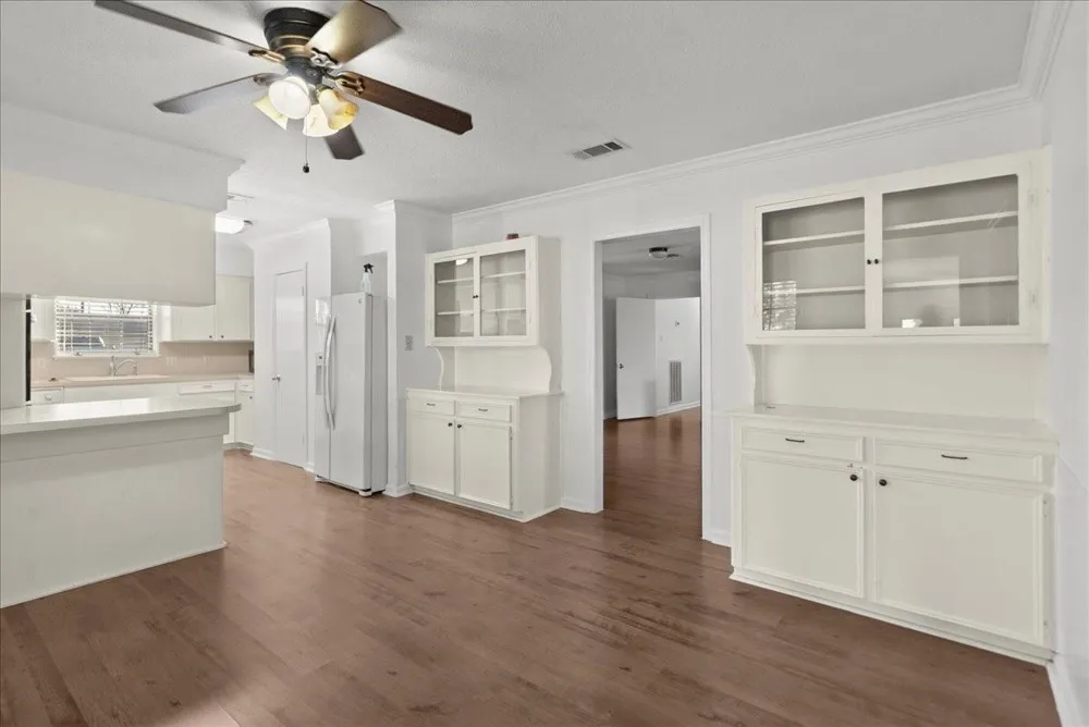 105 Alice Street Anahuac, TX 77514
