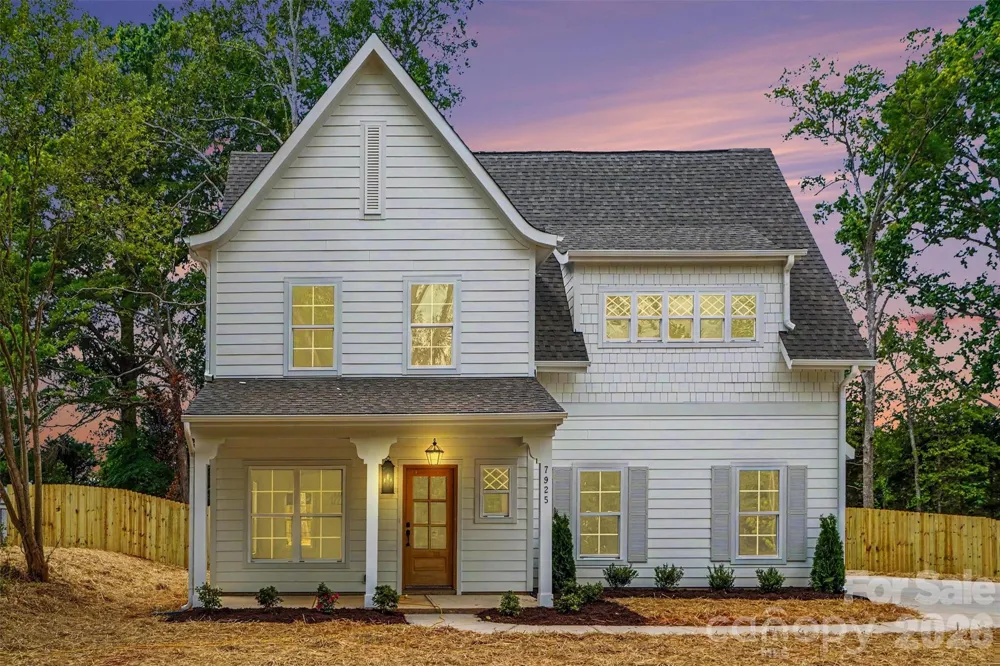 7925 Large Oak Lane Mint Hill, NC 28227