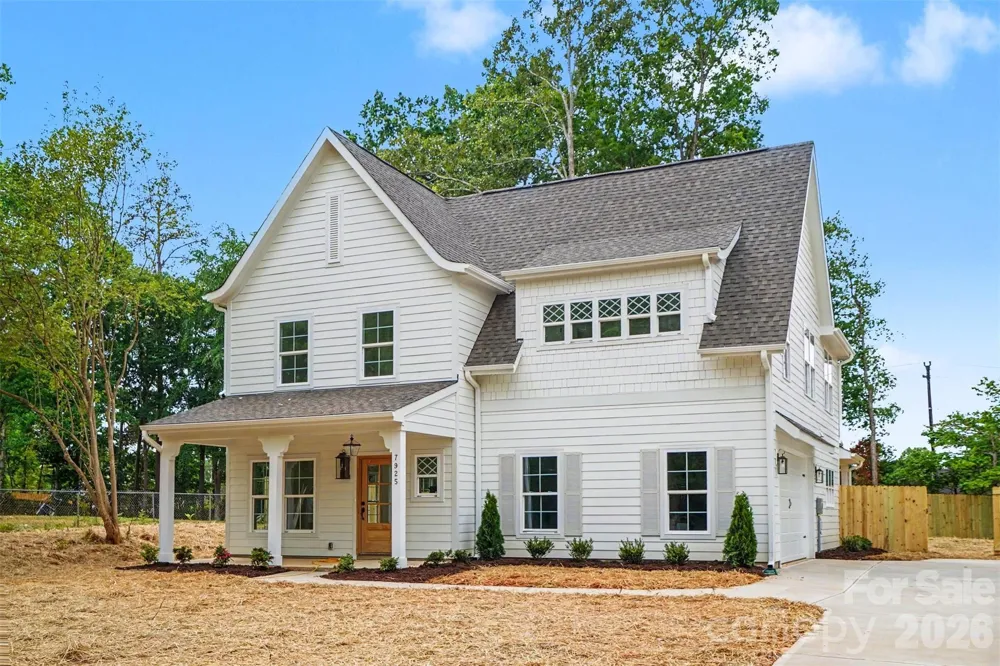 7925 Large Oak Lane Mint Hill, NC 28227