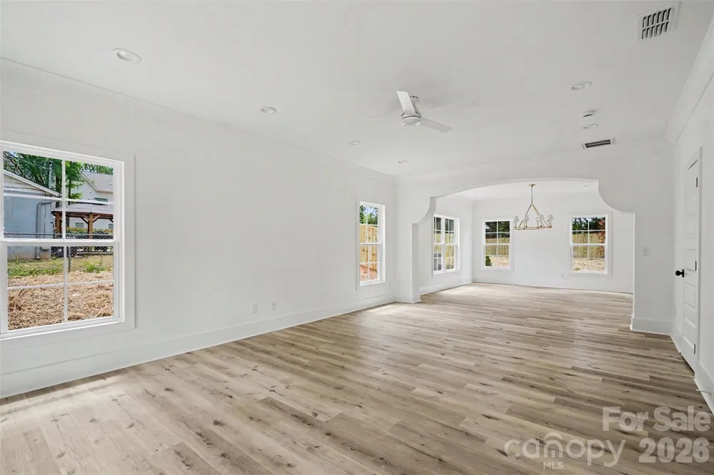7925 Large Oak Lane Mint Hill, NC 28227