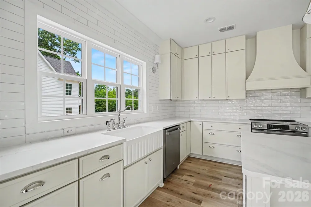 7925 Large Oak Lane Mint Hill, NC 28227