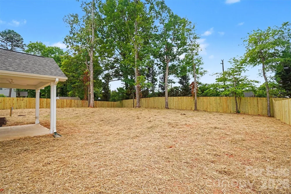 7925 Large Oak Lane Mint Hill, NC 28227