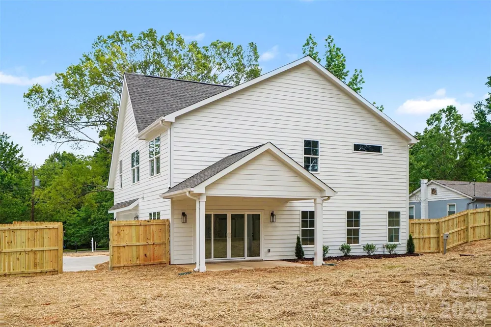 7925 Large Oak Lane Mint Hill, NC 28227