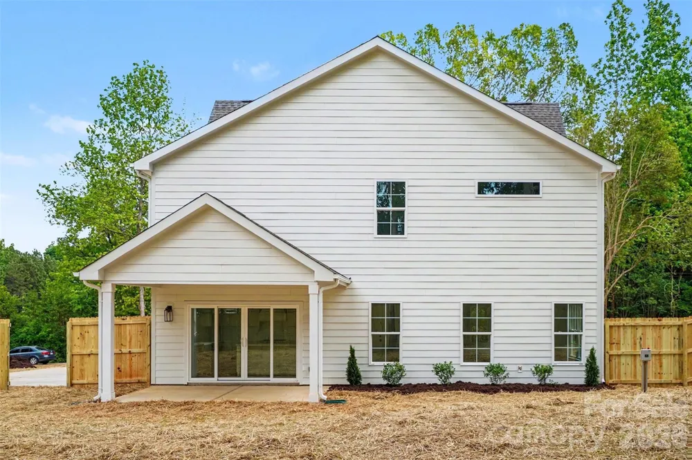 7925 Large Oak Lane Mint Hill, NC 28227