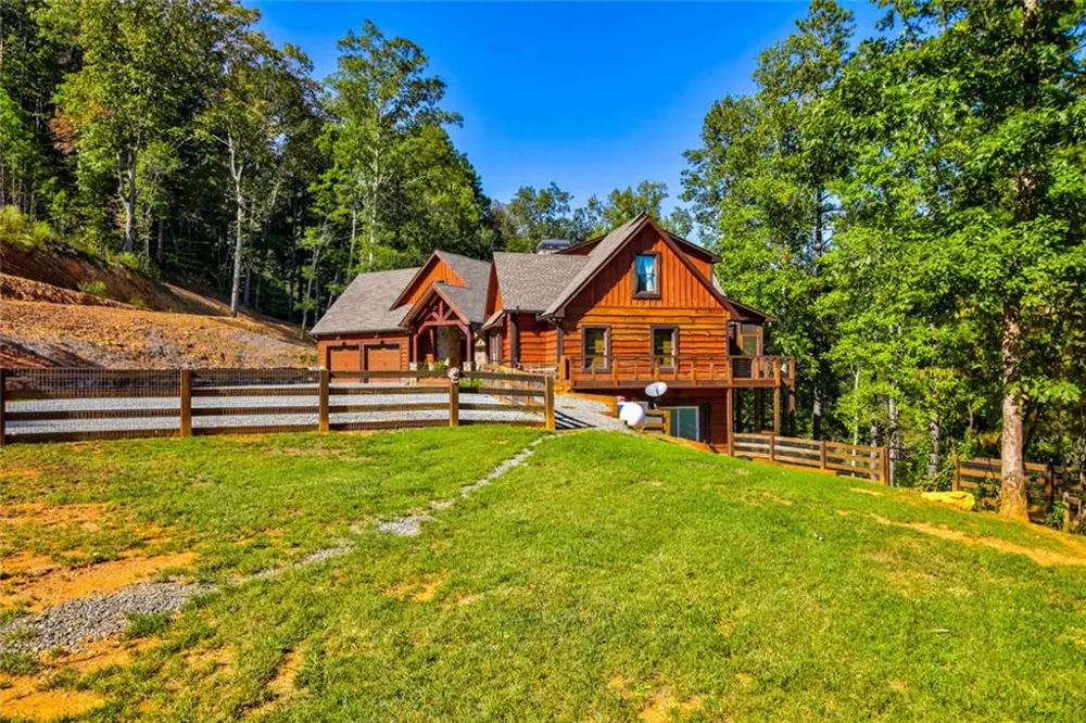 380 Biguns Boulevard Talking Rock, GA 30175