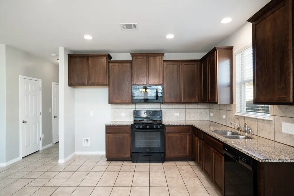 156 Triumph Road Buda, TX 78610