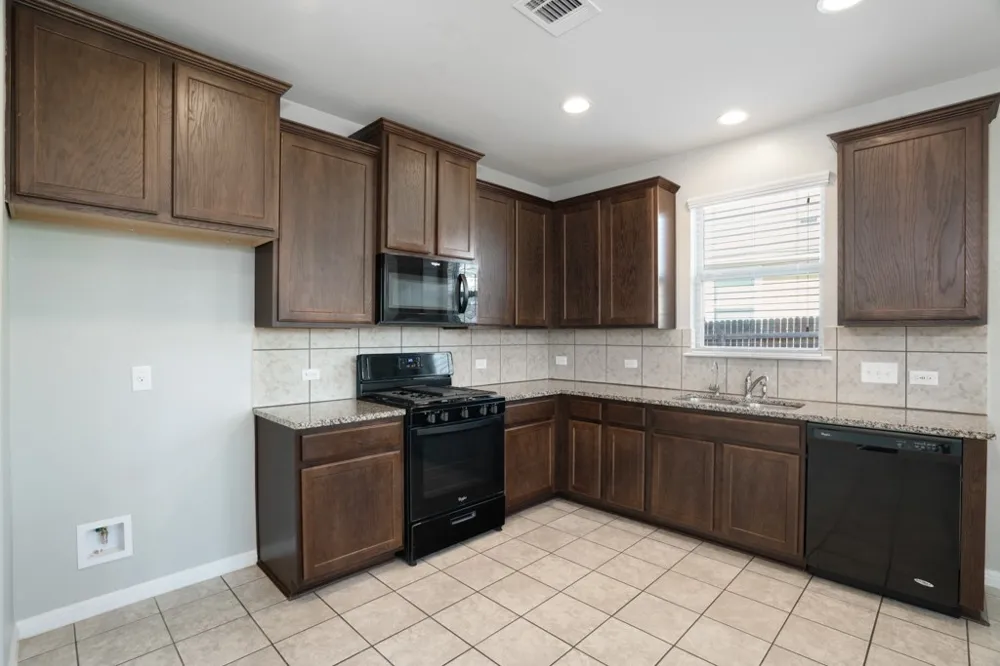 156 Triumph Road Buda, TX 78610