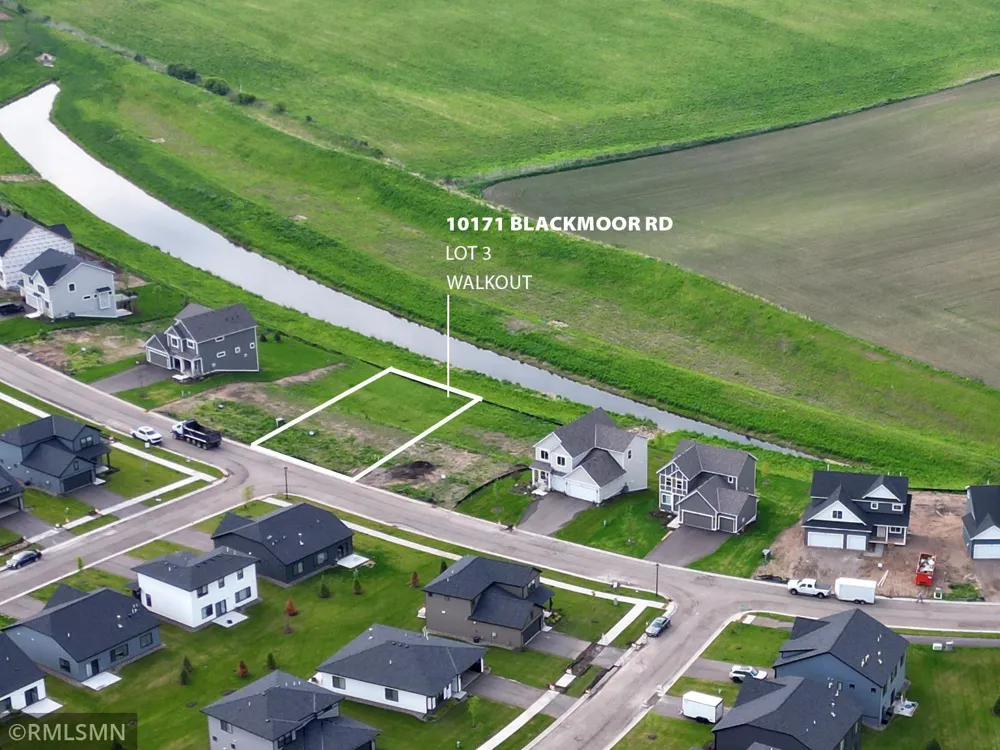 10171 Blackmoor Road Woodbury, MN 55129