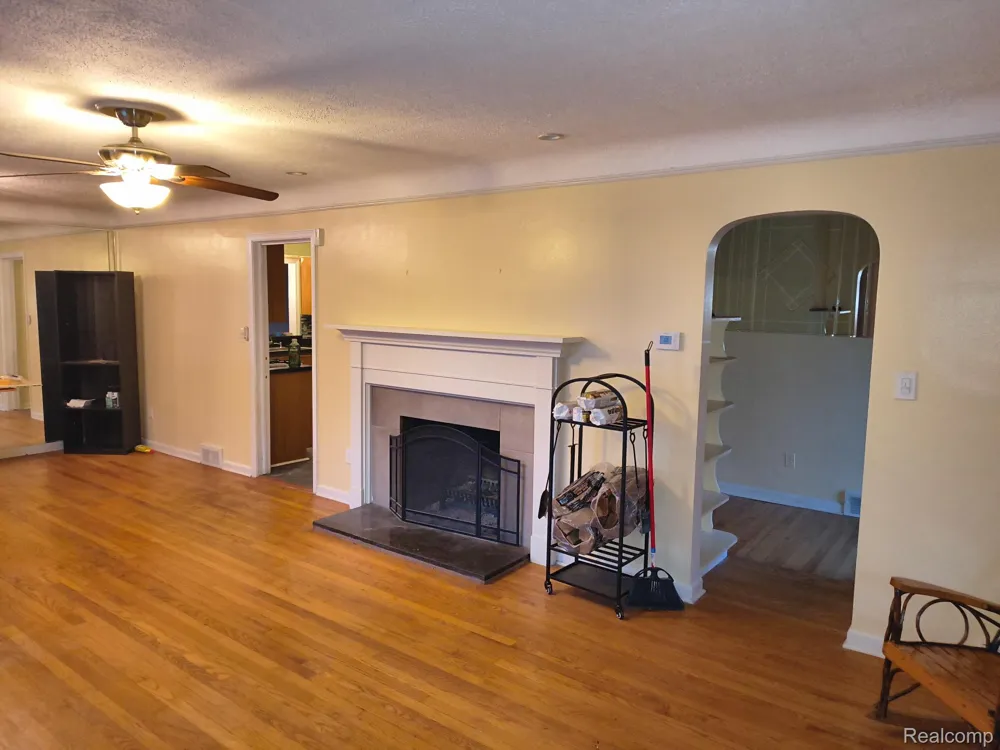 27315 Lathrup Boulevard Lathrup Village City, MI 48076